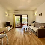 Διαμέρισμα Coastal Family Escape In Turanj, Croatia