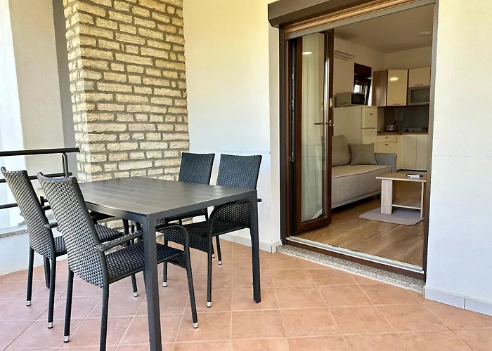Apartment Coastal Family Escape In Turanj, Croatia *