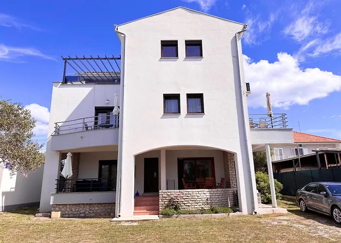 Apartment Coastal Family Escape In Turanj, Croatia