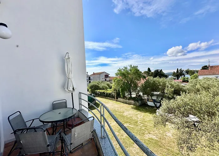 Coastal Family Escape In Turanj, Croatia