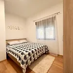 Coastal Family Escape In Turanj, Croatia