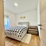 Lejlighed Coastal Family Escape In Turanj, Croatia *