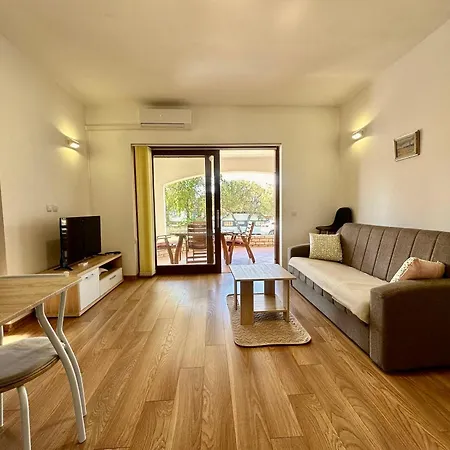 Apartment Coastal Family Escape In Turanj, Croatia
