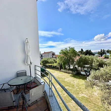 Coastal Family Escape In Turanj, Croatia