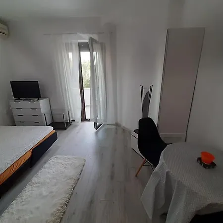 Coastal Family Escape In Turanj, Croatia Apartment *