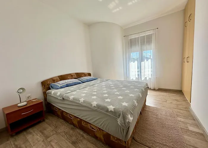 Coastal Family Escape In Turanj, Croatia Appartamento *
