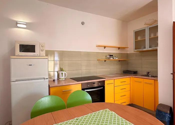 Coastal Family Escape In Turanj, Croatia Turanj