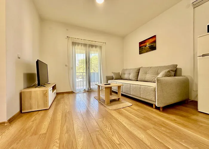 Apartment Coastal Family Escape In Turanj, Croatia Turanj
