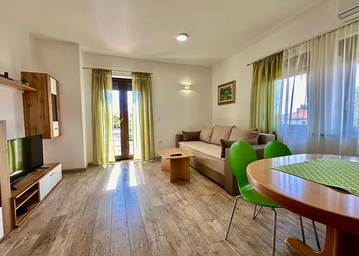 Coastal Family Escape In Turanj, Croatia Turanj