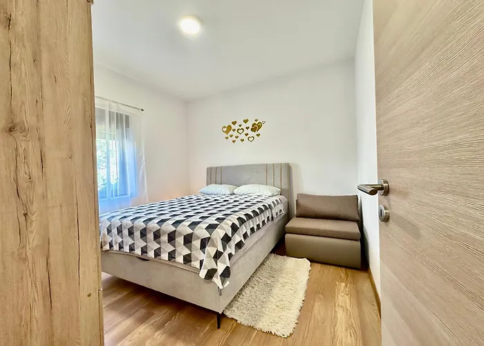 Appartamento Coastal Family Escape In Turanj, Croatia *